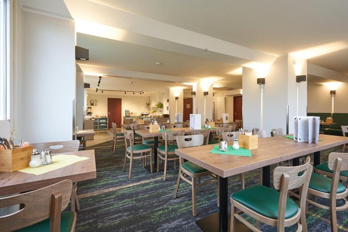 Hotel Anhalt Brehna Bagian luar foto