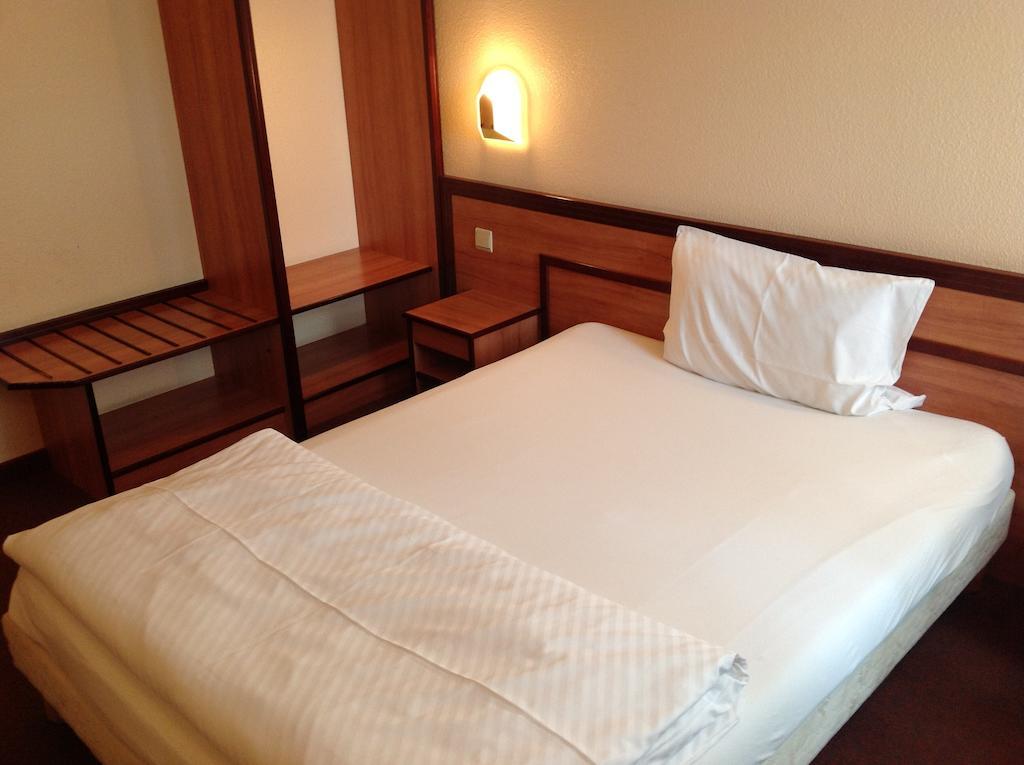 Hotel Anhalt Brehna Ruang foto