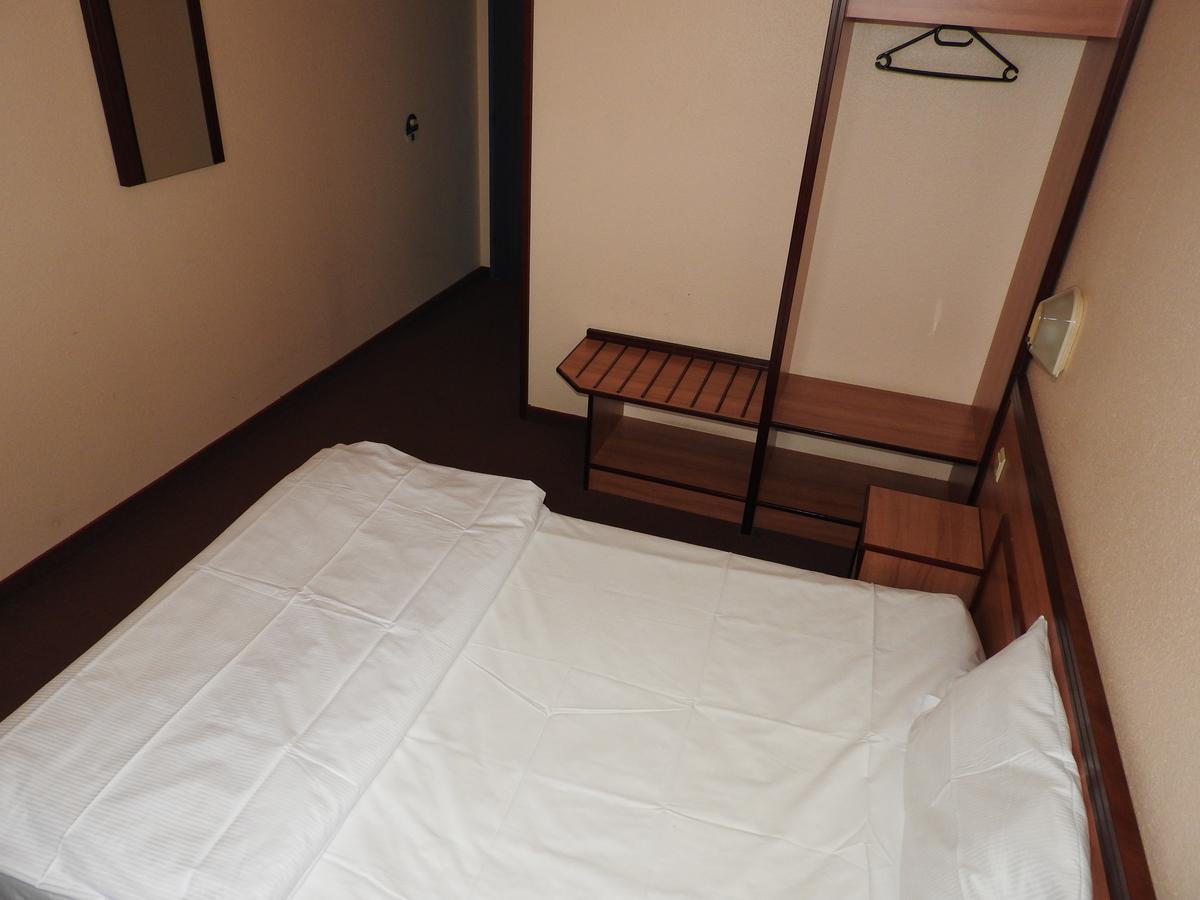 Hotel Anhalt Brehna Bagian luar foto