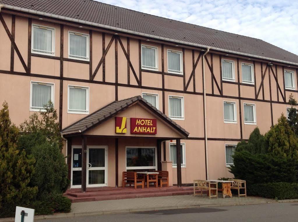 Hotel Anhalt Brehna Bagian luar foto